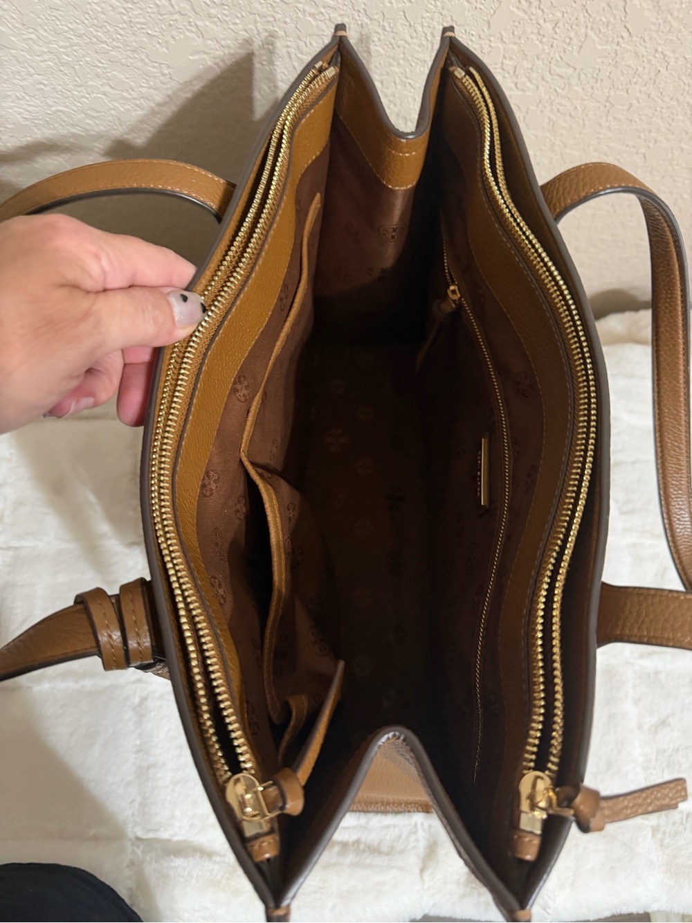 Tory Burch Thea Pebbled Leather Tote with Tassel in Moose Brown - Picture 11 of 15